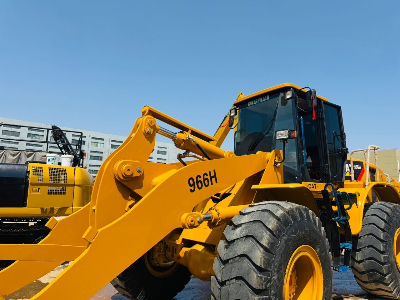 Caterpillar 966H Wheel Loader